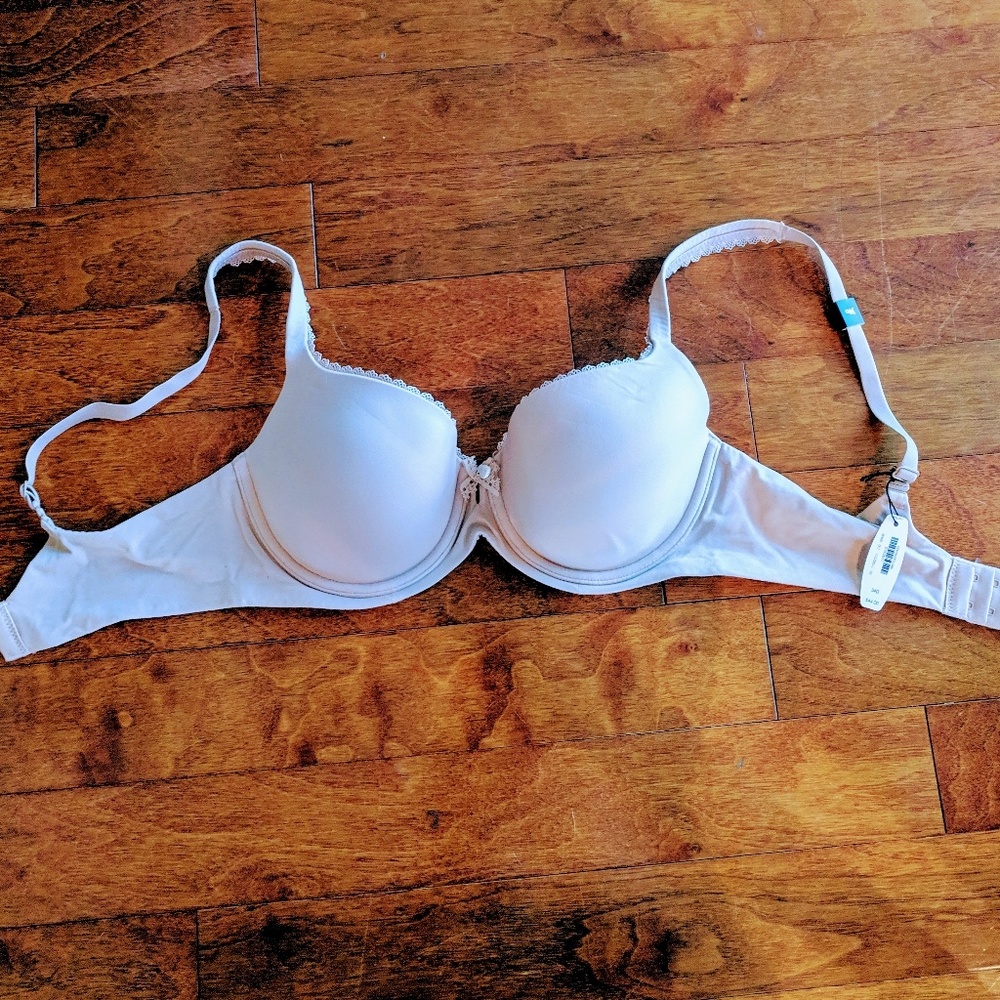 Victoria's Secret Nude Bra NWT 34D